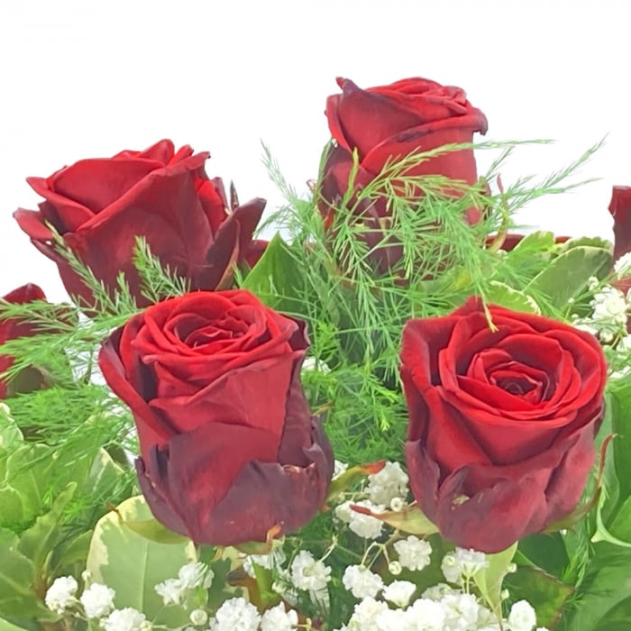 Blumenstrauß mit roten Rosen
