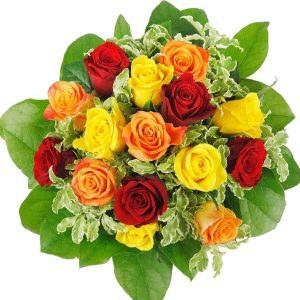 Blumenstrauß mit gelben, orangefarbenen und roten Rosen und Grün