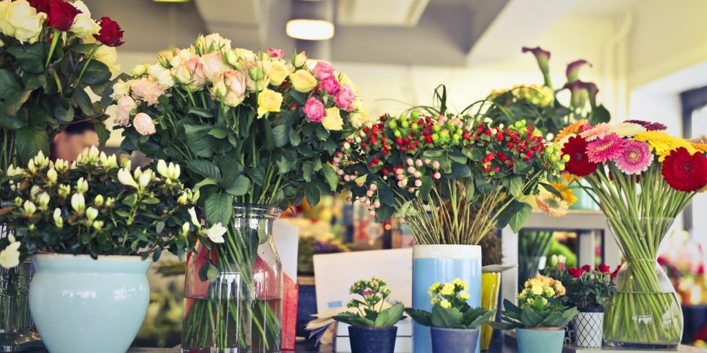 Blumen im Blumenladen von vorne