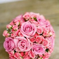 Rosenkugel mit rosa Rosen