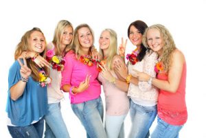 6 Mädchen mit Blumen