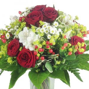 Premium Blumenstrauß mit roten Rosen, weißen Chrysanthemen, rotem Hyperikum und Grün