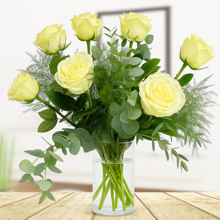 Blumenstrauß mit weißen Rosen