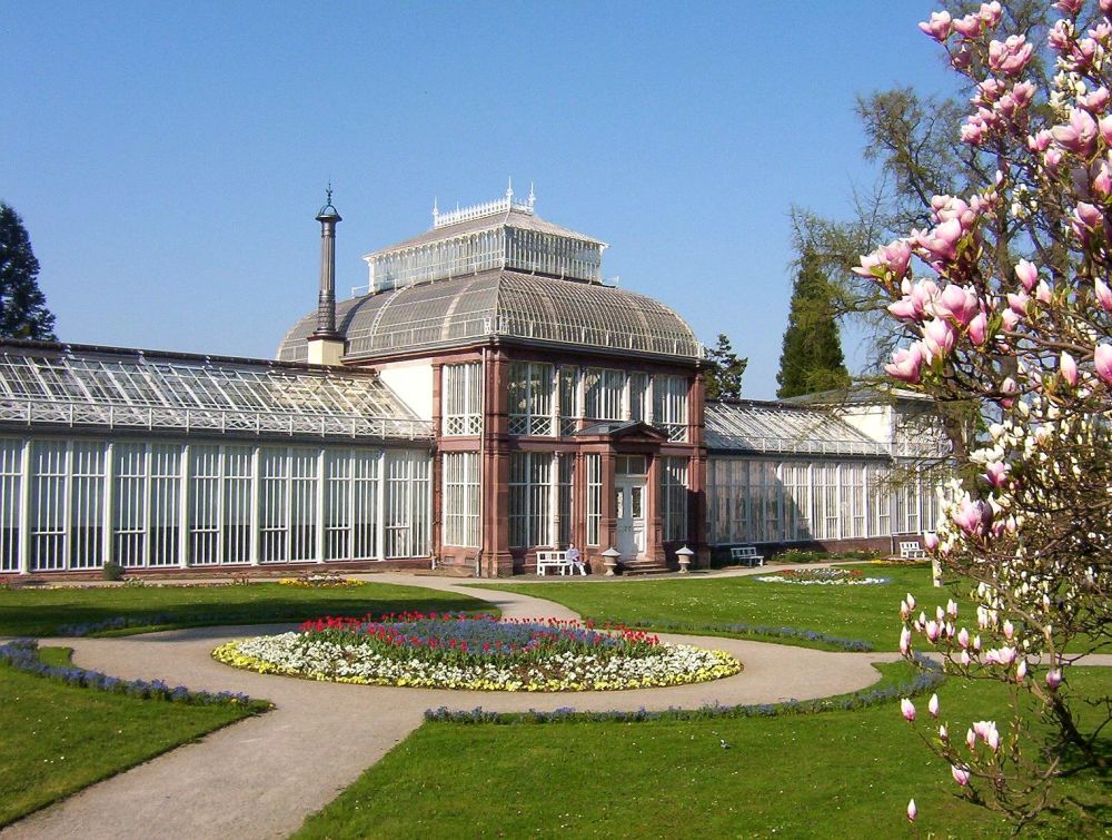 Gew&auml;chshaus im Bergpark Wilhelmsh&ouml;he in Kassel als Stadtmotiv f&uuml;r den Blumenversand