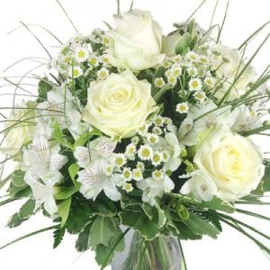 Premium Blumenstrauß mit weißen Rosen, weißen Alstromerien, Matricaria und Grün