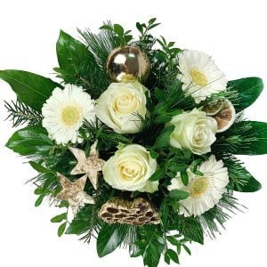 Weihnachtsblumenstrauß mit weißen Rosen, Gerbera und Dekoration
